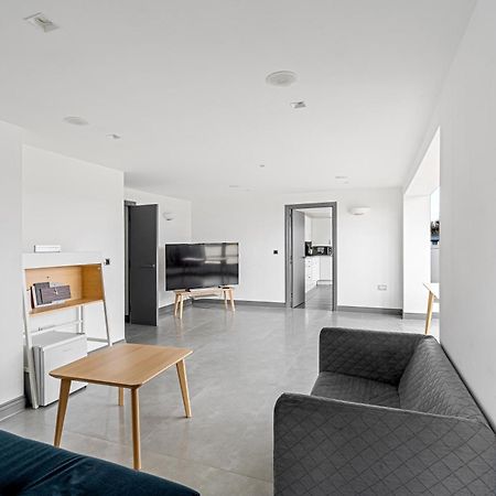 Long Letting - Luxurious 3 Bedroom Penthouse In City Centre - Parking Included! Chelmsford Buitenkant foto