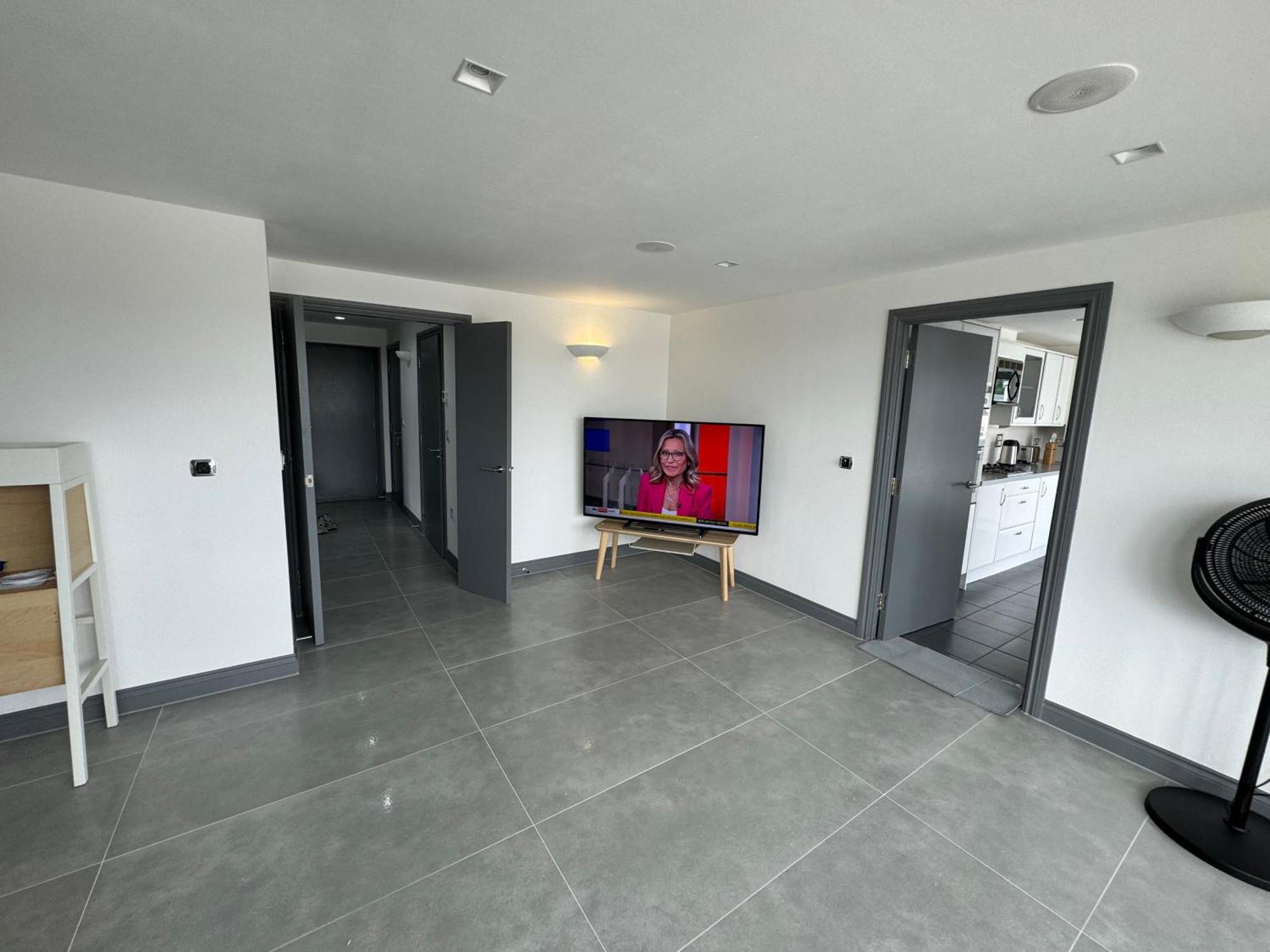 Long Letting - Luxurious 3 Bedroom Penthouse In City Centre - Parking Included! Chelmsford Buitenkant foto
